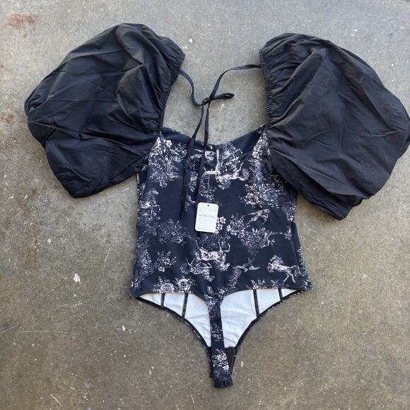 Free People Prairie Floral Horses Bodysuit NWT Puff Sleeves Tie Back Boho Medium - Picture 5 of 6